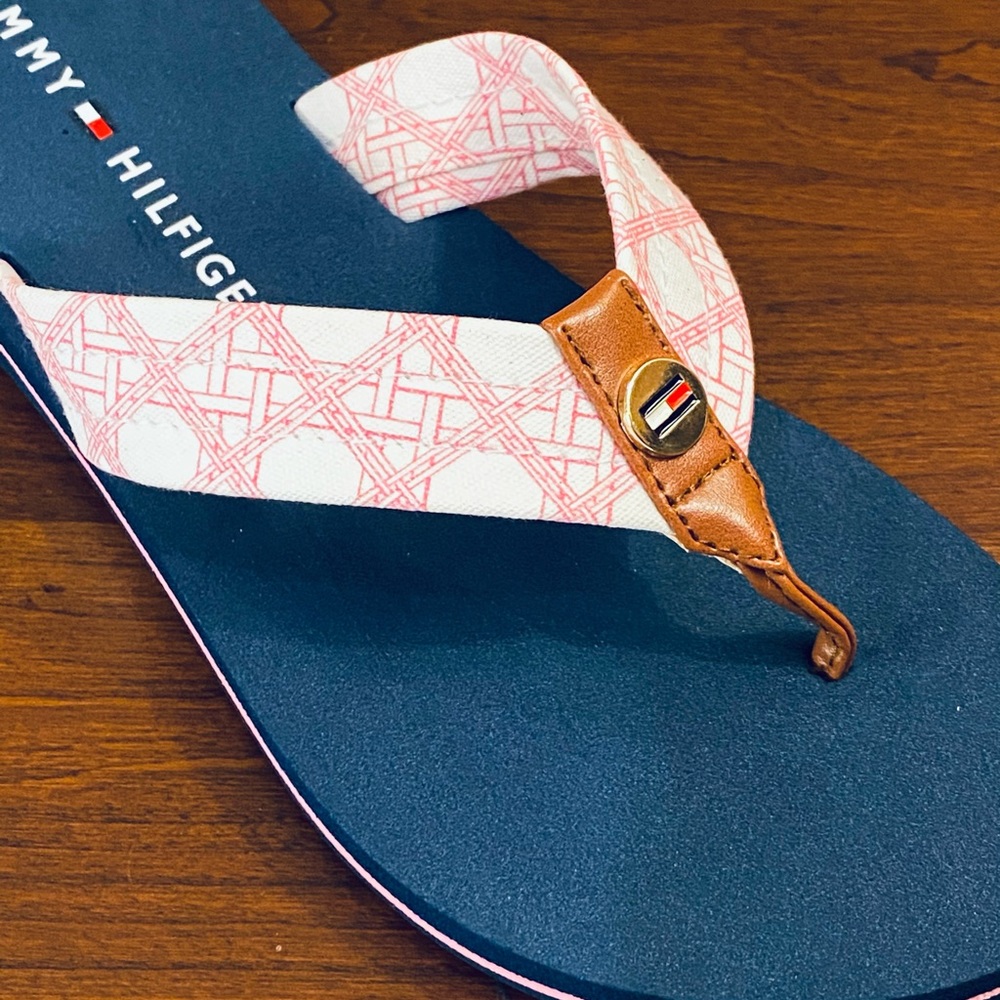 🌟9xHP🌟Tommy Hilfiger Pink Scenic Flip Flops - Picture 5 of 11